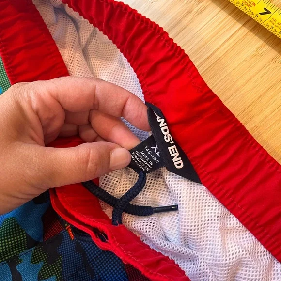 Lands' End Boys XL 14-16 Red Blue Sharks Lined Swim Short Trunks Summer NWOT - Picture 4 of 6